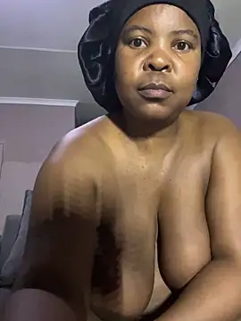 SweetCandy84 online show from November 5, 2025, 8:12 pm