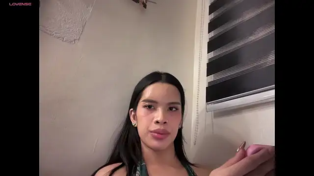 Snapshot of Candicemeow chatting on May 23, 2026, 10:09 pm Candicemeow online show from May 23, 2026, 10:09 pm