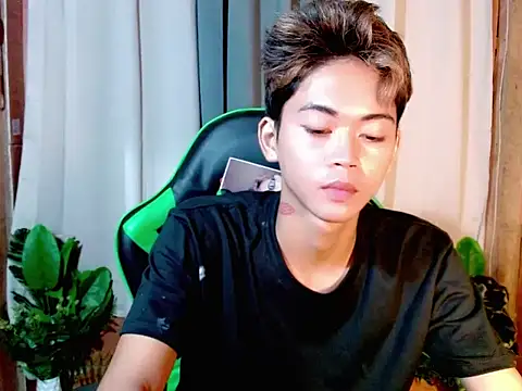 AsianCuteGuy21 online show from November 23, 2025, 2:38 pm