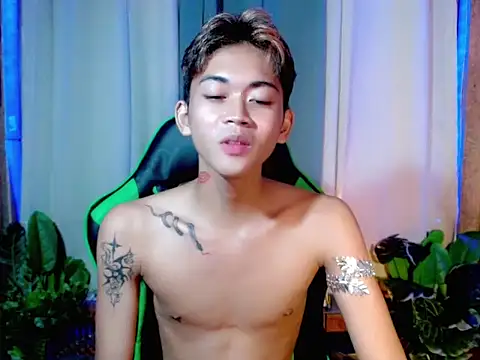AsianCuteGuy21 online show from November 13, 2025, 8:18 am