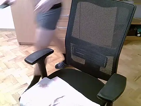 delayclose   online show from October 31, 2025, 4:36 pm