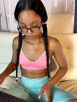 GiselleVice online show from December 18, 2025, 2:21 pm