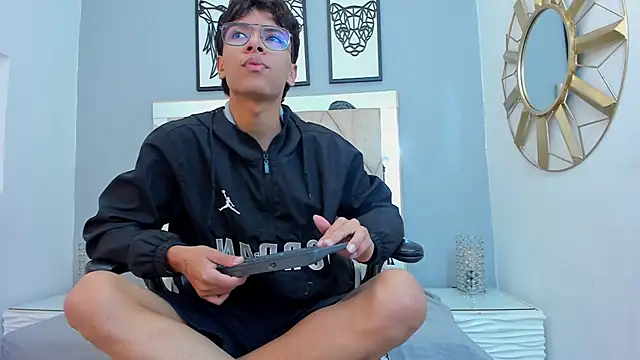 adams bobby online show from December 22, 2025, 11:43 am