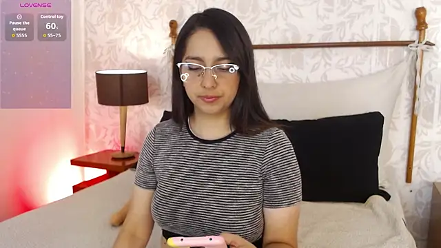 Snapshot of LexyBlaze_ chatting on November 22, 2025, 11:20 am LexyBlaze online show from November 22, 2025, 11:20 am