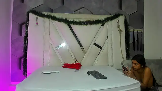 salome mio online show from December 18, 2025, 1:04 pm