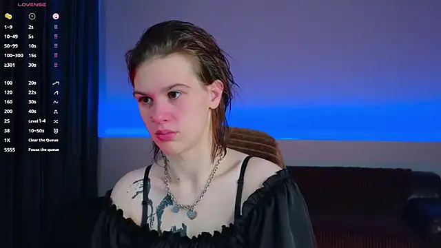 LoraPuffs online show from July 11, 2026, 4:51 pm