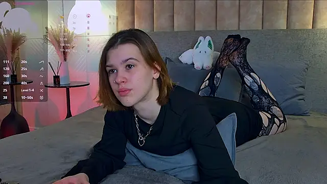 Snapshot of LoraPuffs chatting on November 24, 2025, 4:29 pm LoraPuffs online show from November 24, 2025, 4:29 pm