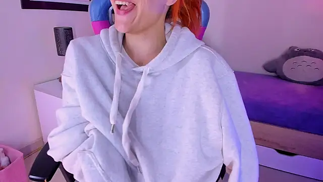 celeste blazze  online show from February 17, 2026, 4:48 pm