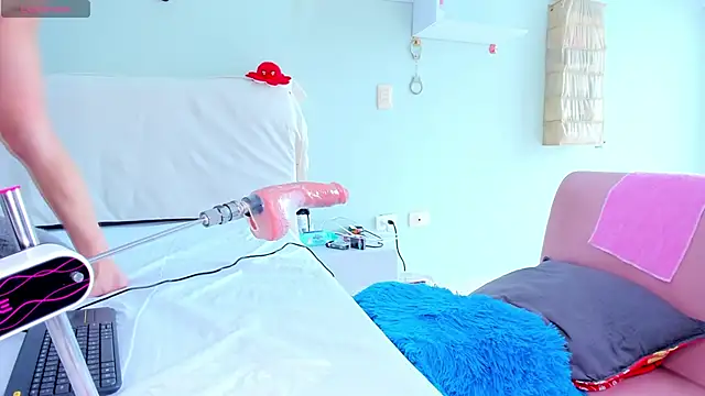 Snapshot of Luna_Raay chatting on January 31, 2026, 7:56 pm Luna Raay online show from January 31, 2026, 7:56 pm