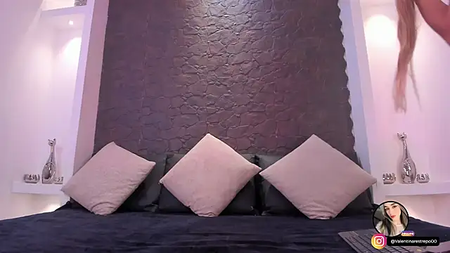 EmilyAllen 1 online show from November 20, 2025, 3:51 am