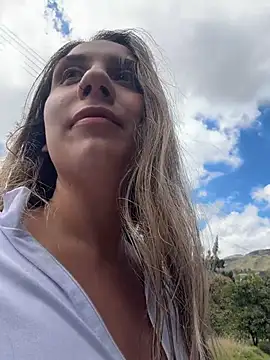 Snapshot of sarah_honey__ chatting on January 7, 2026, 3:06 pm sarah honey online show from January 7, 2026, 3:06 pm