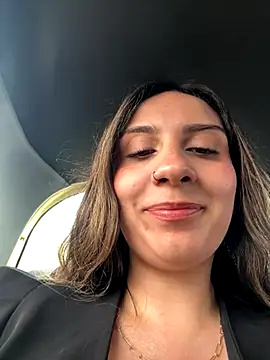 Snapshot of sarah_honey__ chatting on November 6, 2025, 1:37 pm sarah honey online show from November 6, 2025, 1:37 pm