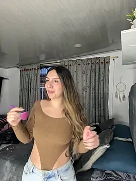 Snapshot of sarah_honey__ chatting on October 28, 2025, 10:58 am sarah honey online show from October 28, 2025, 10:58 am