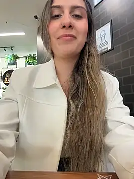 Snapshot of sarah_honey__ chatting on November 11, 2025, 2:34 pm sarah honey online show from November 11, 2025, 2:34 pm