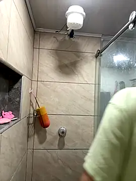 Snapshot of sarah_honey__ chatting on November 15, 2025, 2:21 pm sarah honey online show from November 15, 2025, 2:21 pm