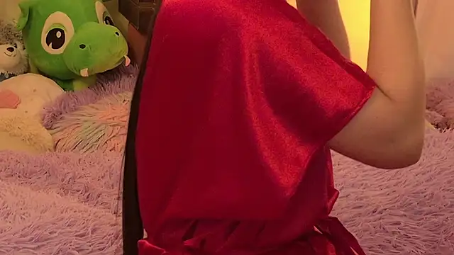 ISA NIXON online show from April 12, 2026, 6:55 pm