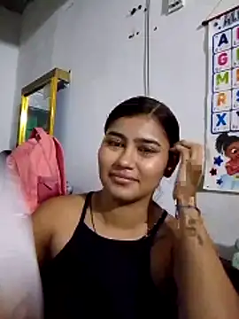 Snapshot of lindalatina11 chatting on October 30, 2025, 12:53 am lindalatina11 online show from October 30, 2025, 12:53 am