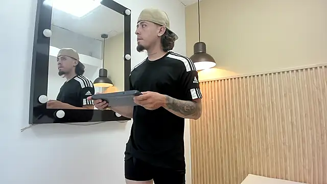 STEINER 01 online show from October 28, 2025, 4:35 am