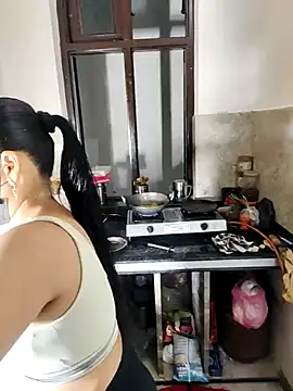 Heena-143 online show from November 29, 2025, 3:56 pm