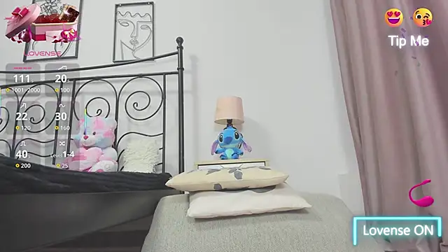 Snapshot of LollaVibes chatting on February 28, 2026, 5:29 am LollaVibes online show from February 28, 2026, 5:29 am