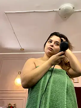 kittykelly online show from October 30, 2025, 9:07 am