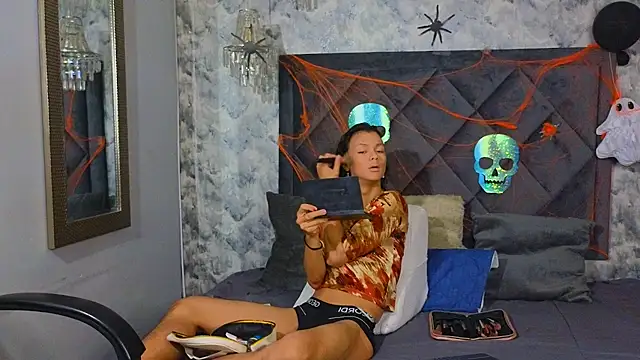 Indi rave online show from October 31, 2025, 12:57 pm