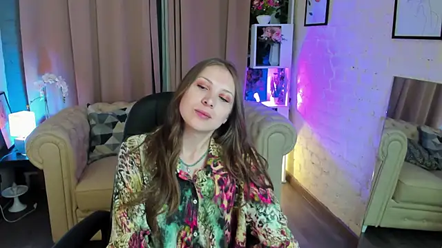 Alma Diaz online show from October 28, 2025, 5:50 am