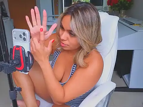 diosadeluniverso online show from April 15, 2026, 8:20 pm