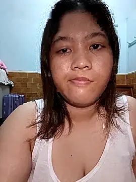 girliziee online show from April 23, 2026, 3:57 pm