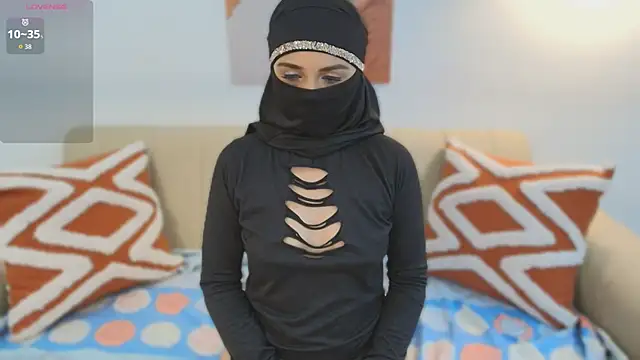 Snapshot of Lailaa_lush chatting on October 31, 2025, 7:38 am Lailaa lush online show from October 31, 2025, 7:38 am