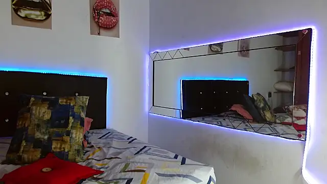 antonella pink2 online show from October 31, 2025, 4:03 pm