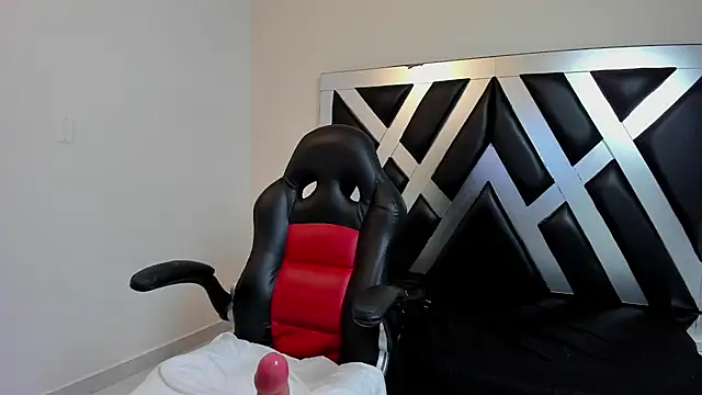 Snapshot of CloePerson chatting on November 28, 2025, 11:54 am CloePerson online show from November 28, 2025, 11:54 am