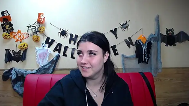 ScarletCargo online show from November 6, 2025, 6:01 pm