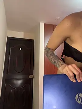 zoeejones online show from November 2, 2025, 9:09 pm