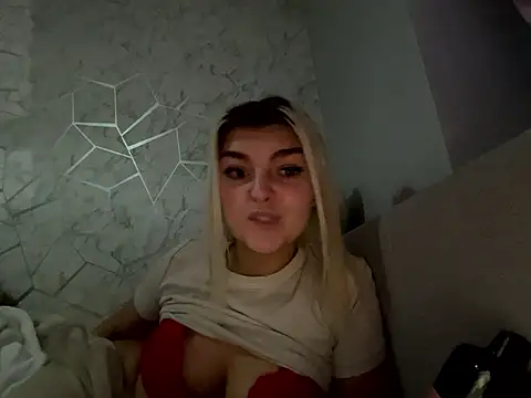 rosie-hipstergal online show from January 12, 2026, 10:47 pm