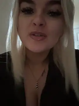 rosie-hipstergal online show from February 21, 2026, 3:36 pm