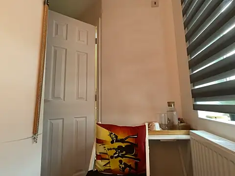 rosie-hipstergal online show from February 23, 2026, 3:12 pm