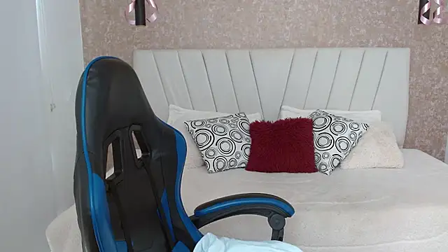 AliceSmity  online show from November 7, 2025, 5:50 pm