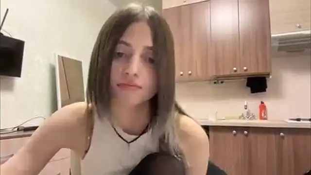 AidaGloshen online show from November 25, 2025, 6:08 pm