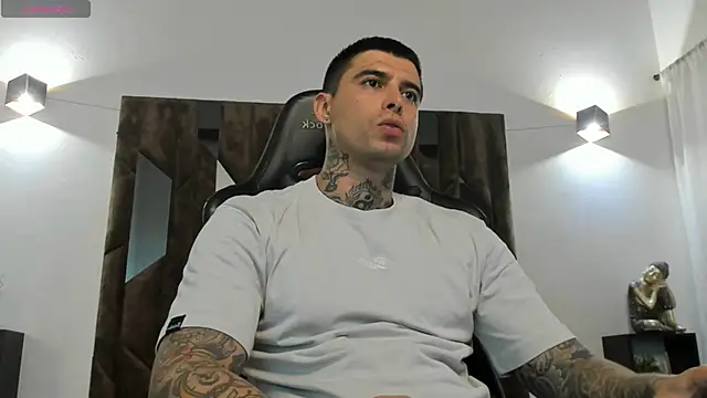 MATEO DILUCA online show from November 14, 2025, 8:12 pm