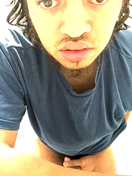 Snapshot of Caesara433 chatting on December 1, 2025, 8:37 am Caesara433 online show from December 1, 2025, 8:37 am