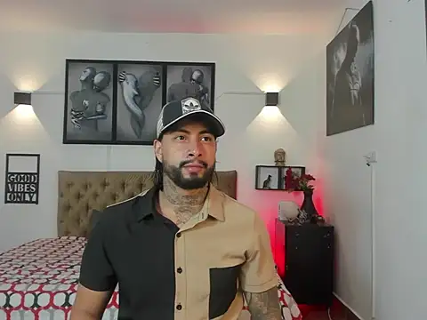 christopher palmerjs online show from December 5, 2025, 6:23 am