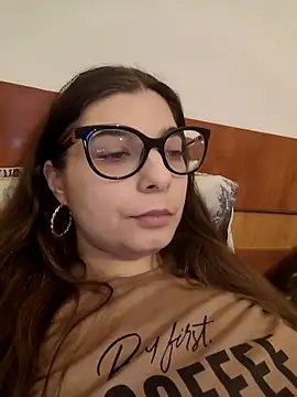 sweetbabygirlforyou online show from February 13, 2026, 2:28 pm