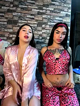 nicky and isabella online show from October 31, 2025, 2:08 am