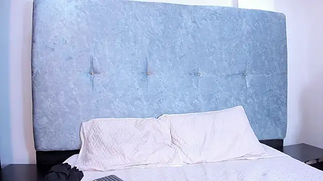 Snapshot of Catalina_Bonnet chatting on October 29, 2025, 3:38 am Catalina Bonnet online show from October 29, 2025, 3:38 am