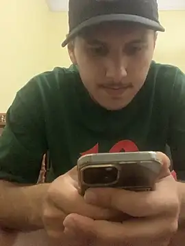 Snapshot of Unique-Man chatting on June 13, 2026, 9:24 pm Unique-Man online show from June 13, 2026, 9:24 pm