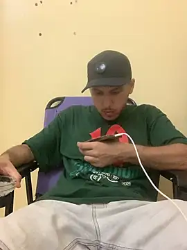 Snapshot of Unique-Man chatting on June 24, 2026, 10:18 pm Unique-Man online show from June 24, 2026, 10:18 pm