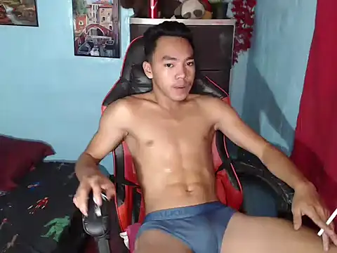 slimraz02 online show from November 23, 2025, 12:42 am