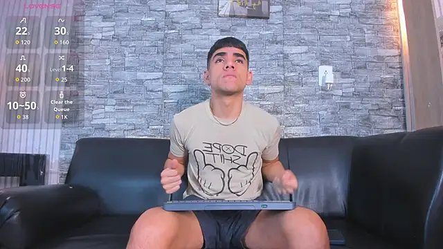 zack joness18 online show from November 8, 2025, 3:32 am