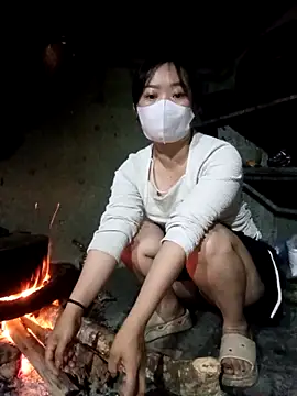 Phoena-a online show from February 17, 2026, 10:29 pm